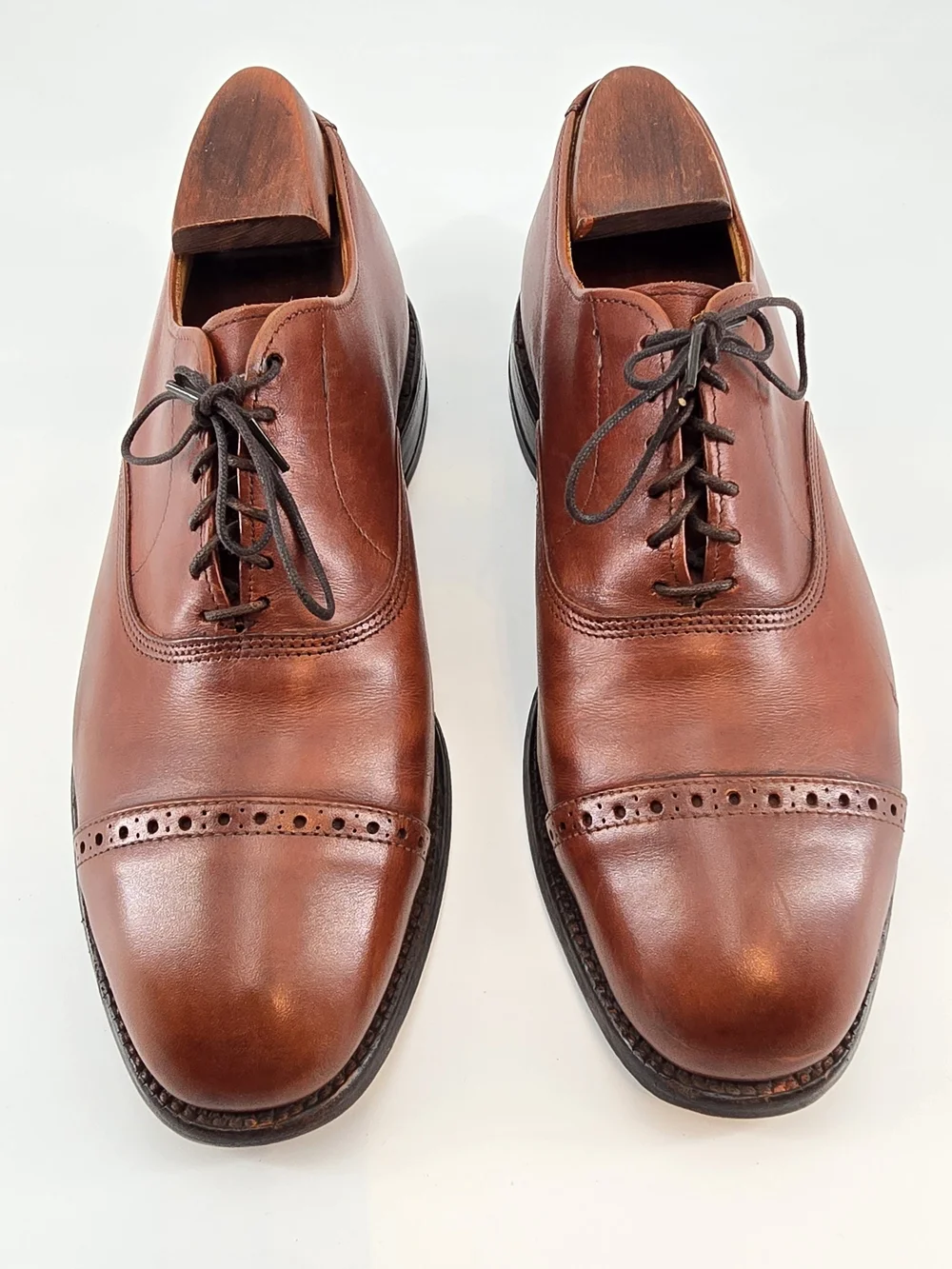 Allen Edmonds Men's Byron 7 D  Brown Cap-Toe Oxfords
